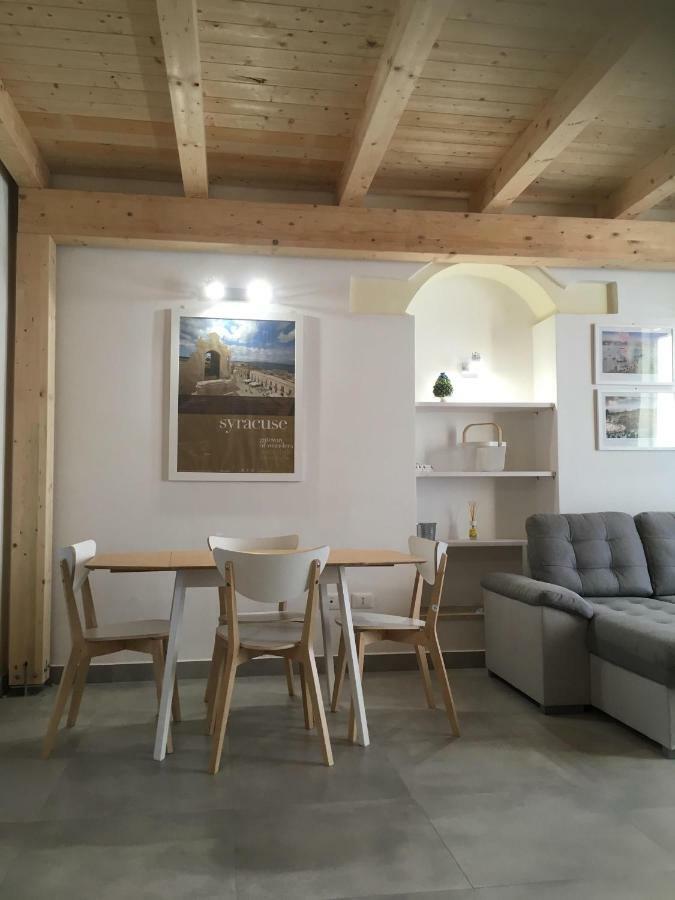Casa Leone 01 Syracuse